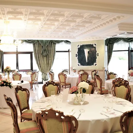 Ali - Palace 4*