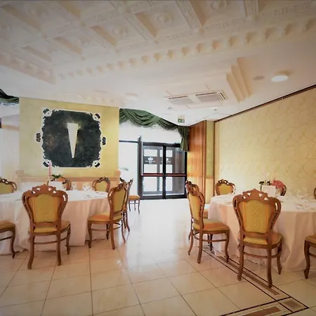 Ali - Palace מלון 4*