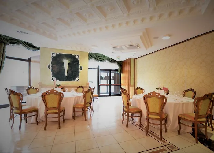 Palace - Alihotels 호텔 4*