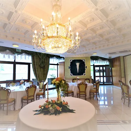 Ali - Palace Отель Сан-Джованни-Ротондо