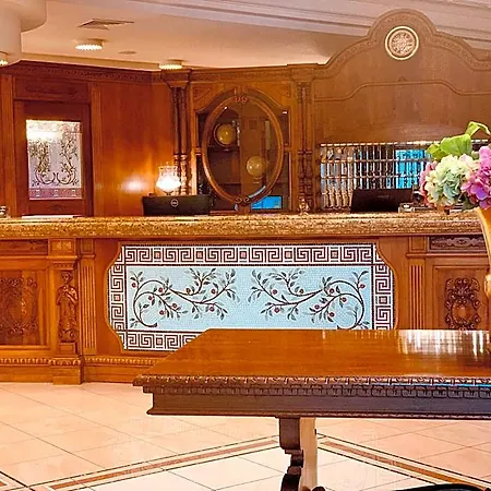 Ali - Palace 4*