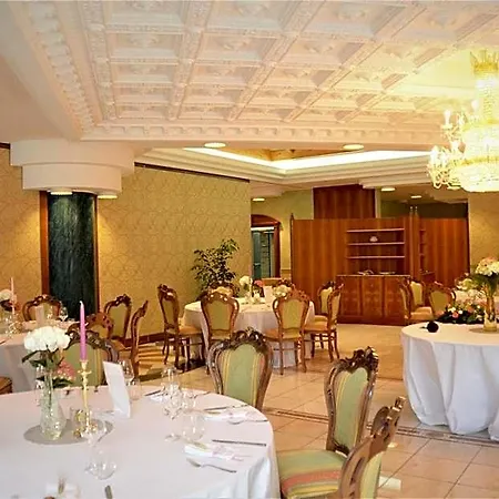 Ξενοδοχείο Ali - Palace 4*