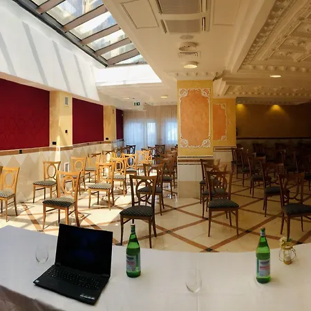 Отель Ali - Palace 4*